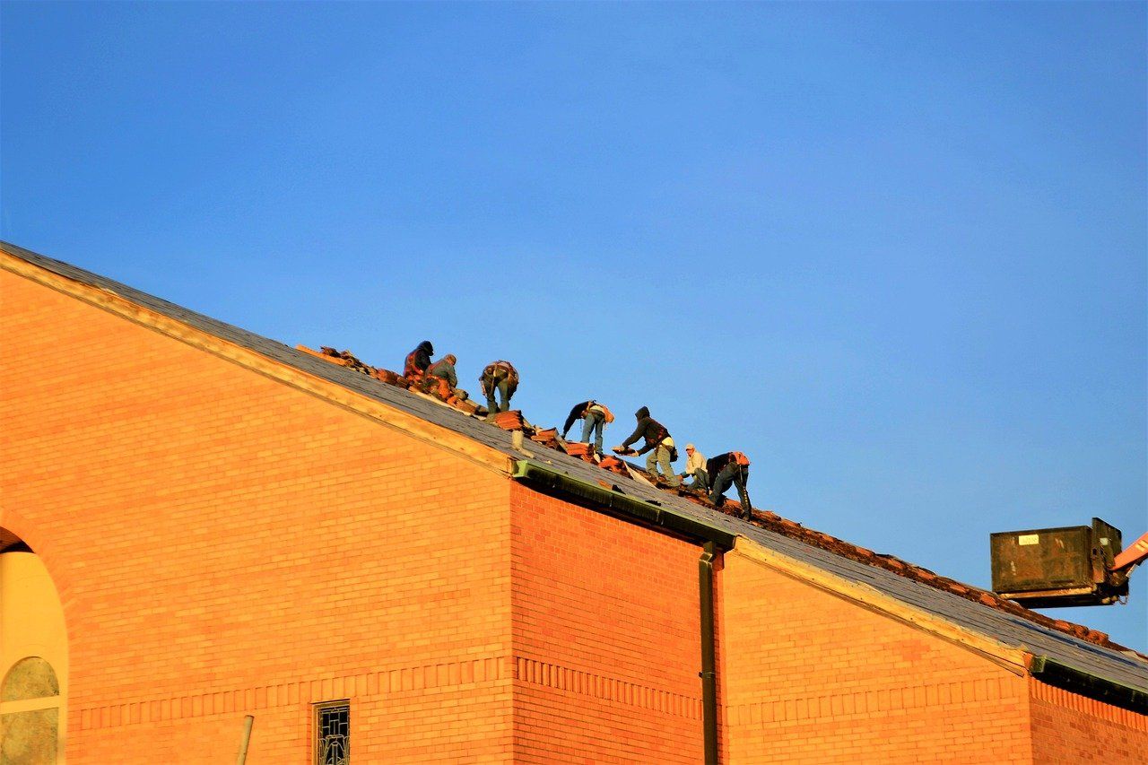 A building after our commercial roofing repair in Houston, TX