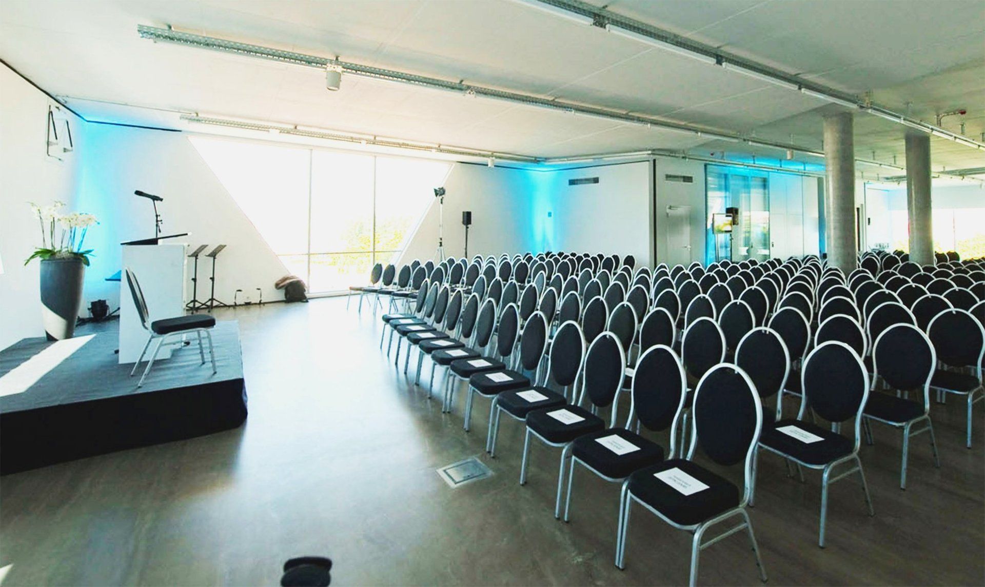 FLORIS Partner Location Humboldt Box Berlin