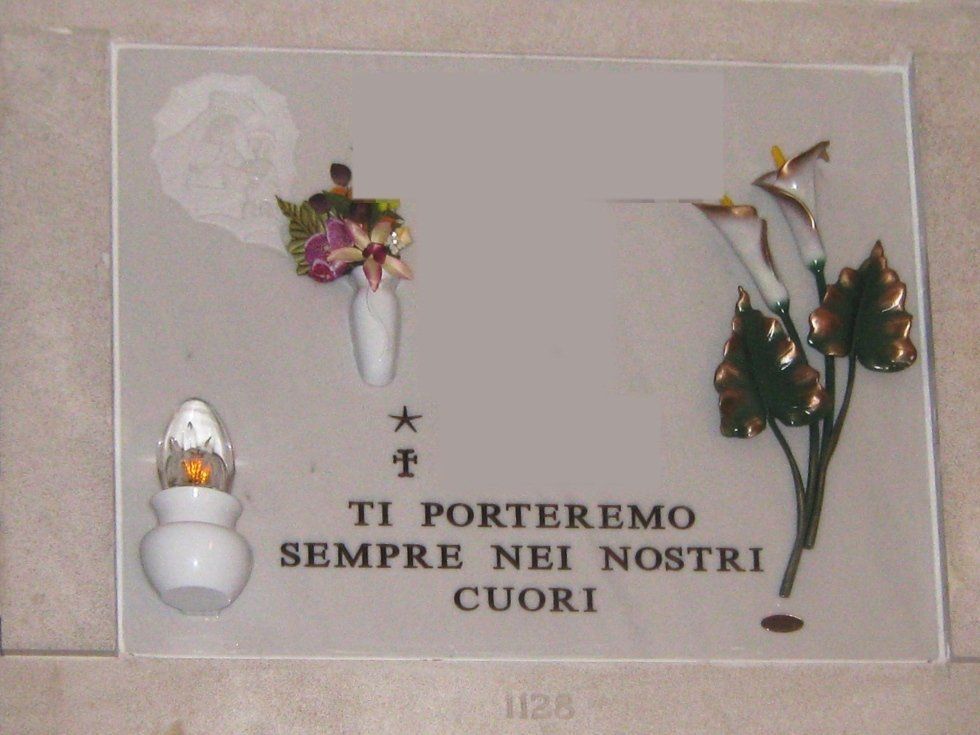 lapide in marmo