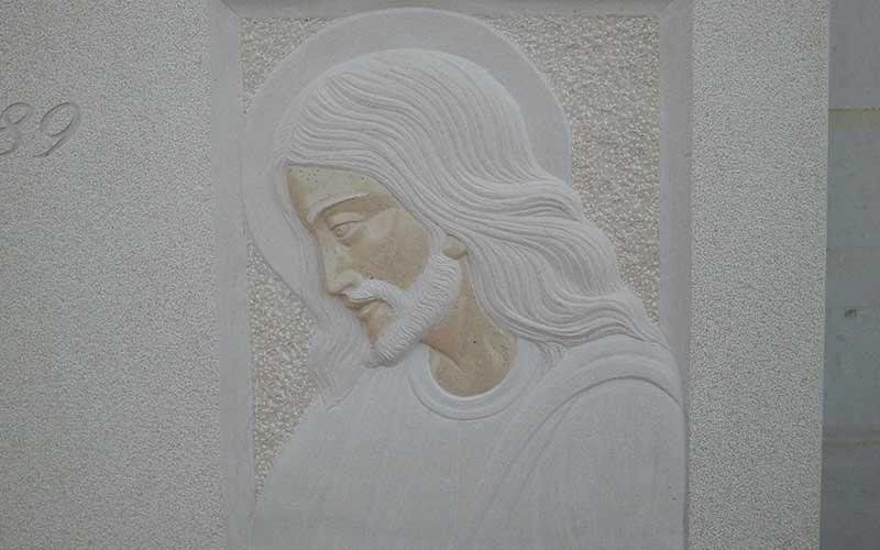 raffigurazione sacra in marmo