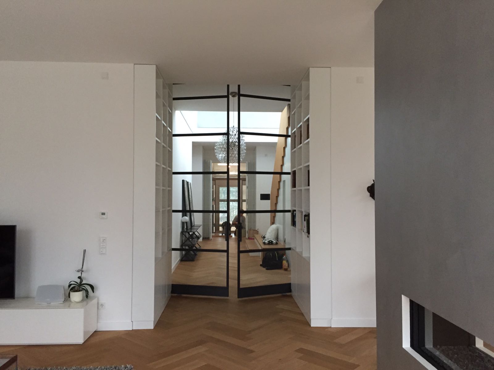 Bücherregal