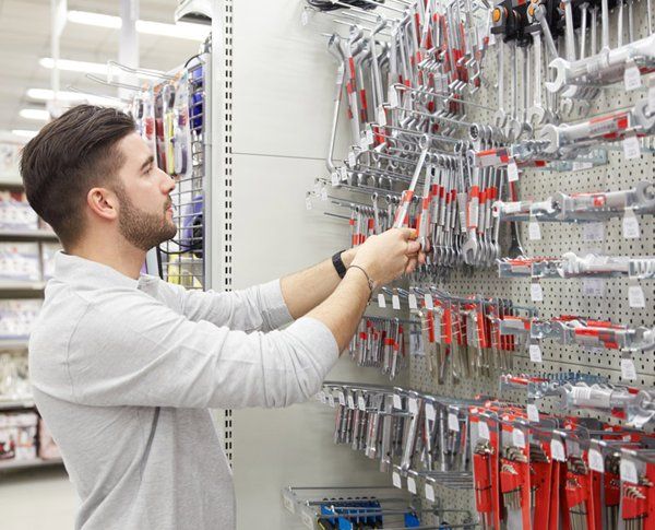 Customer looking for a tools — Bartonville, IL — Bartonville Hardware Co.