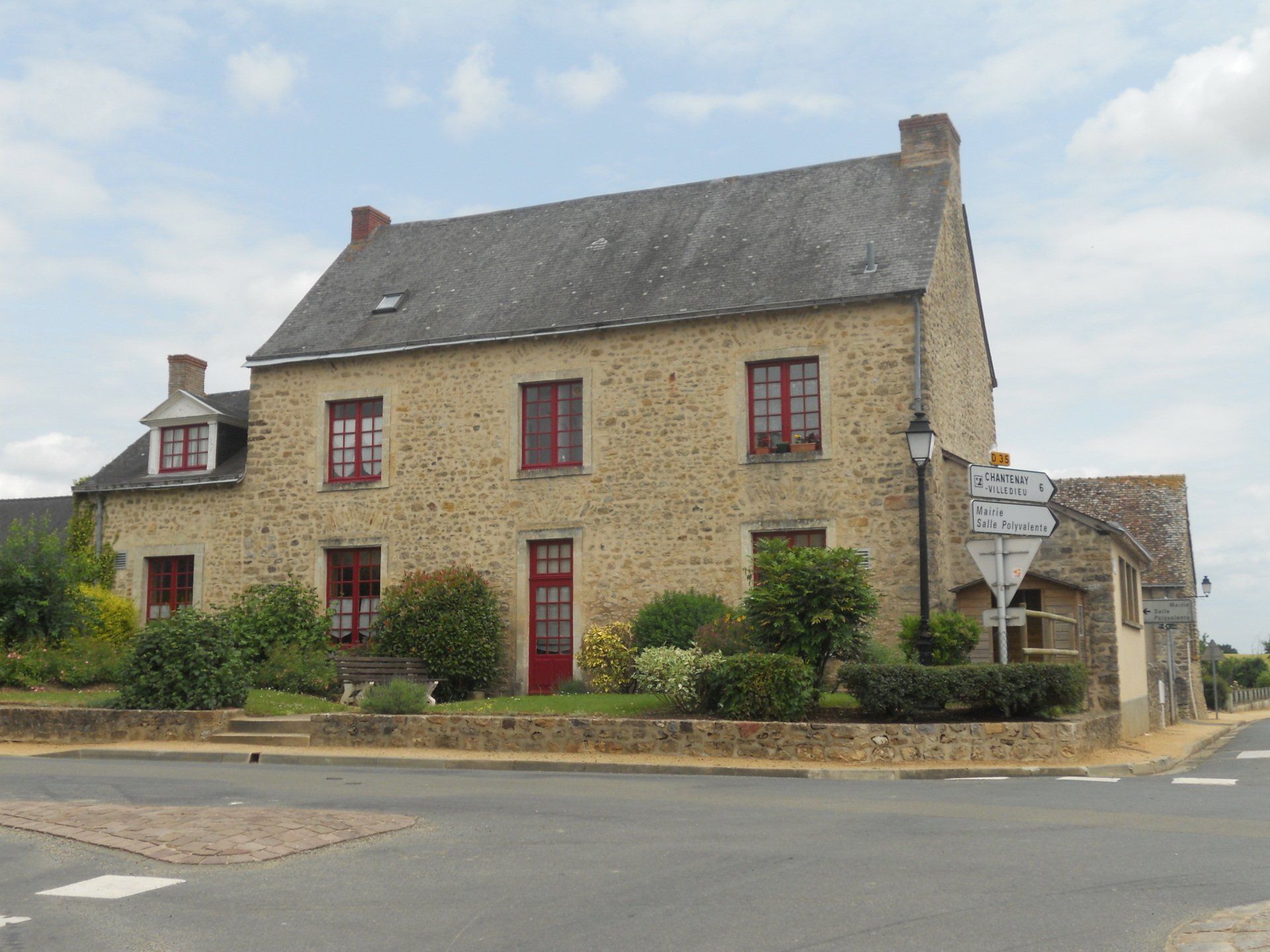 Hotel St Aubin Le Mans Classic Accommodation