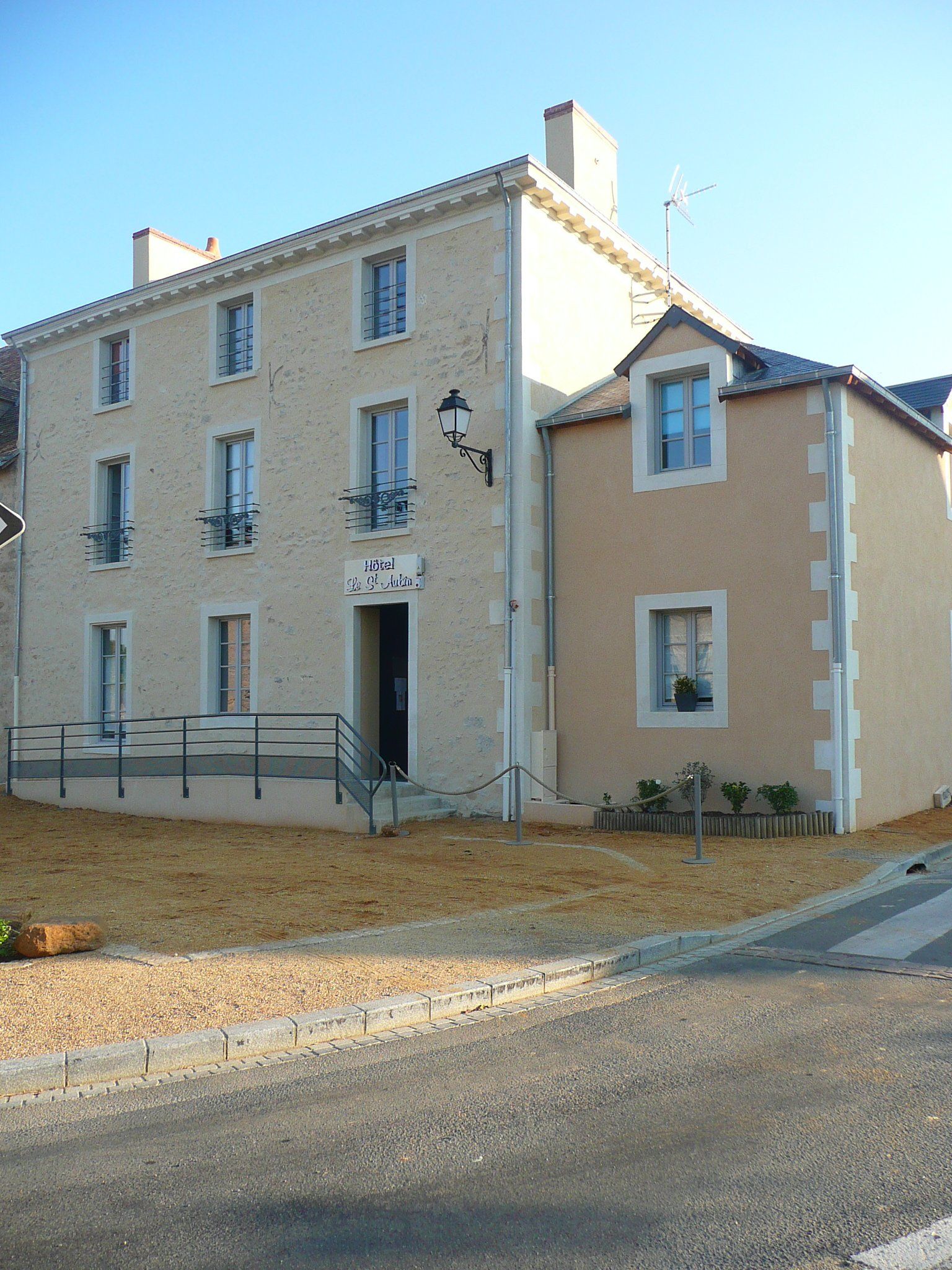 Hotel St Aubin Le Mans Classic Accommodation