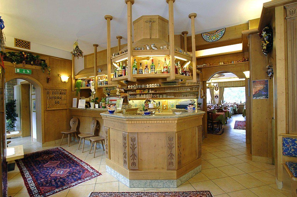 bar