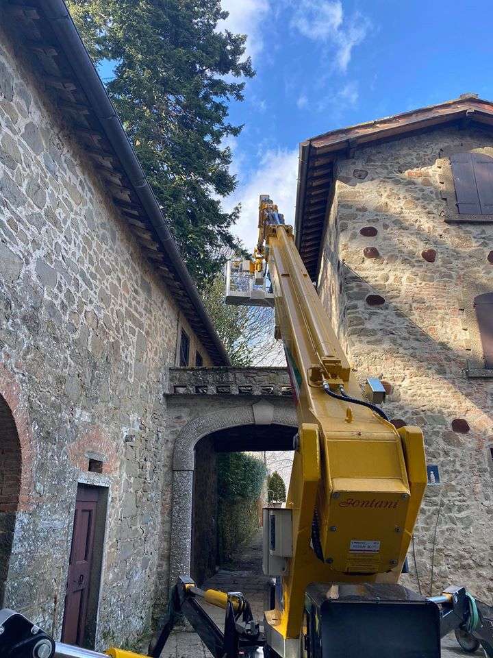 Noleggio piattaforma con operatore