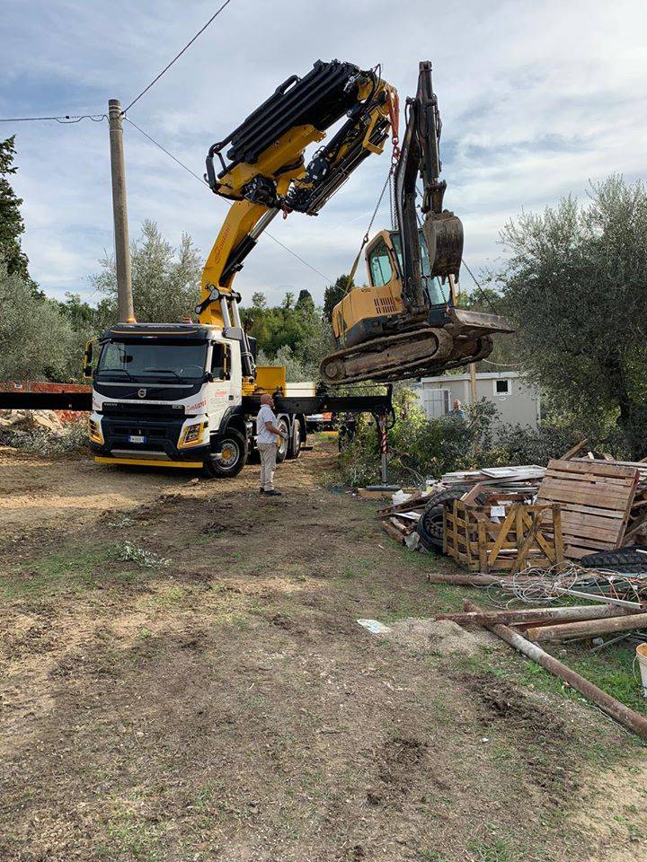 Autogru con piattaforma