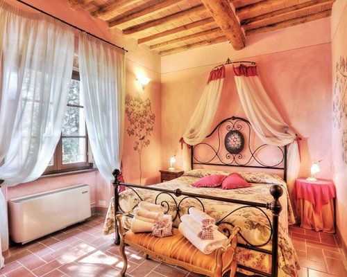 Un agriturismo, una favola che diventa realtà a colle di val d'elsa, Siena