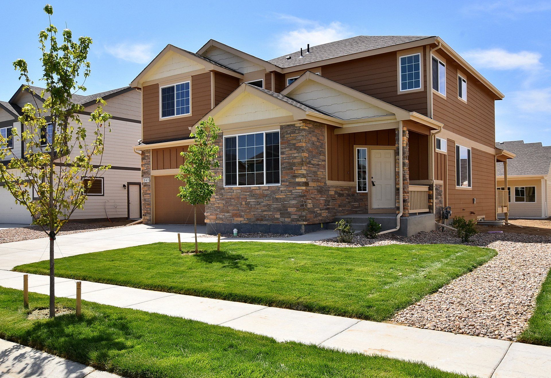 The Glendo new home front view right side