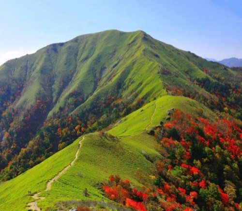 Iya Valley mountain hiking tour