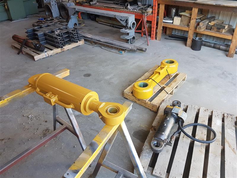 Refurbished cylinders at Basic Machining dryden ontario.