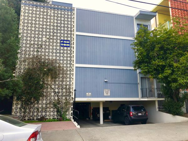 Benvenue Ave exterior