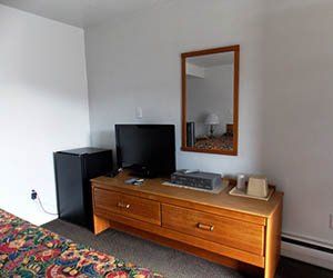 Drawers with TV on top - Motel in Pittsburgh, PA Drawers with TV on top - Motel in Pittsburgh, PA