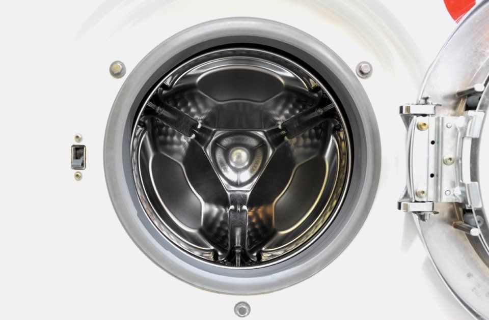 A close up of a washing machine 