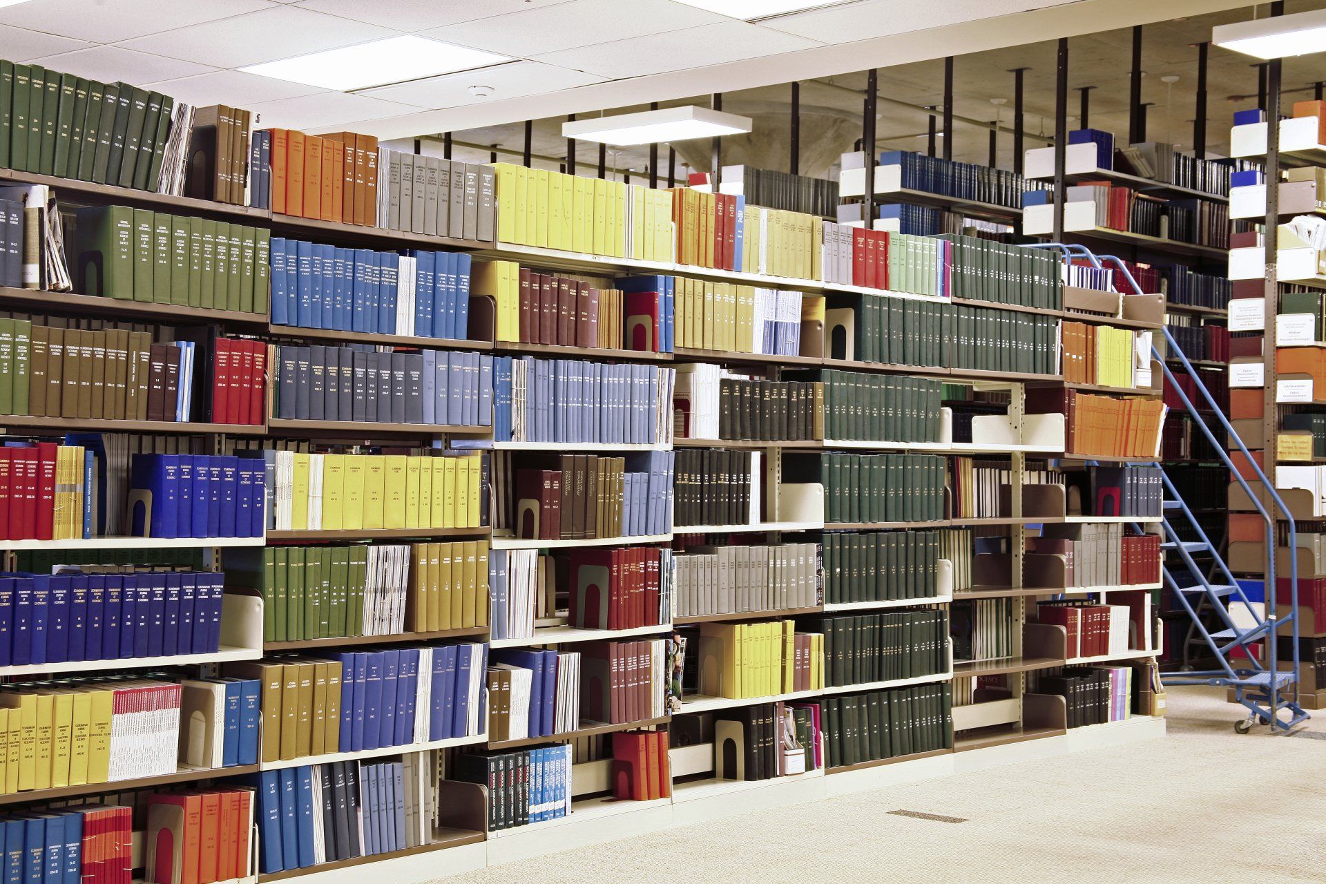 A library filled with lots of books on shelves