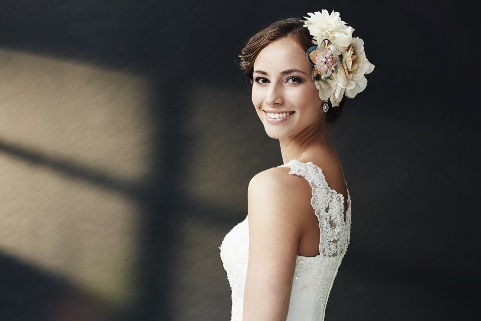 modella di abiti da sposa