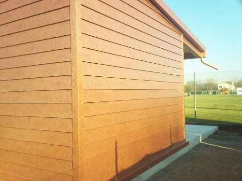 Pareti ricoperte di lamelle di legno