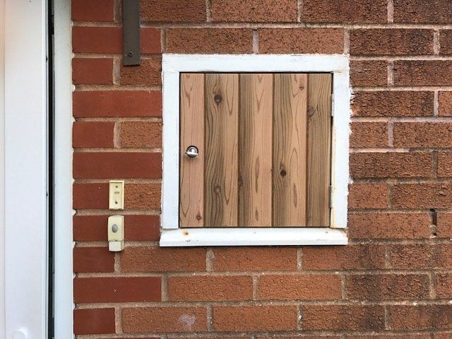 outlet door