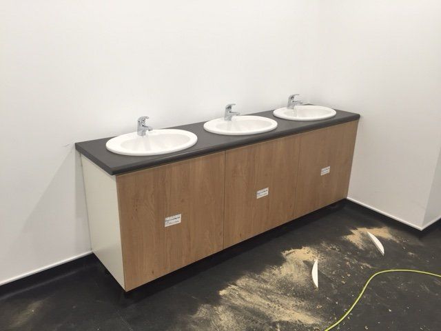3 sinks