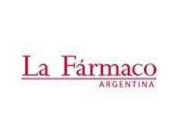Logotipo de La Farmaco Argentina, farmacia. Texto burdeos sobre fondo blanco.