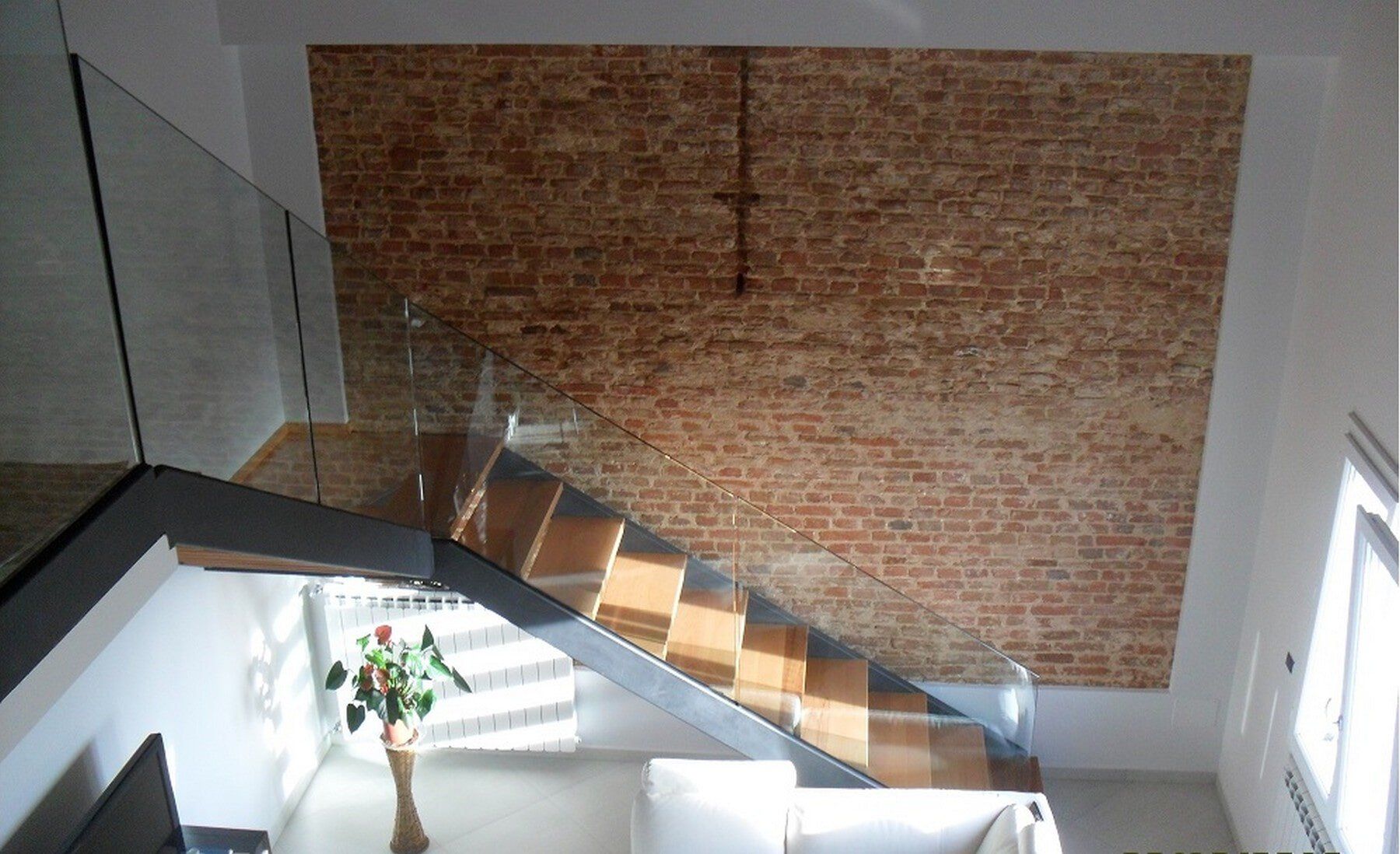 scala moderna in acciaio verniciato