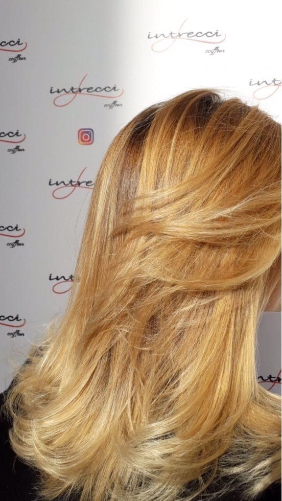 Capelli medio-lunghi lisci