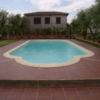 Villa with pool in the garden