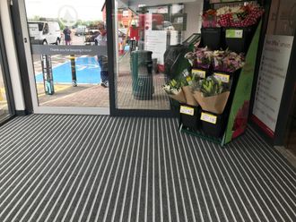 logo matting