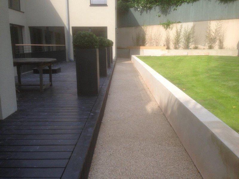 For garden design in Richmond call 07807 450 576