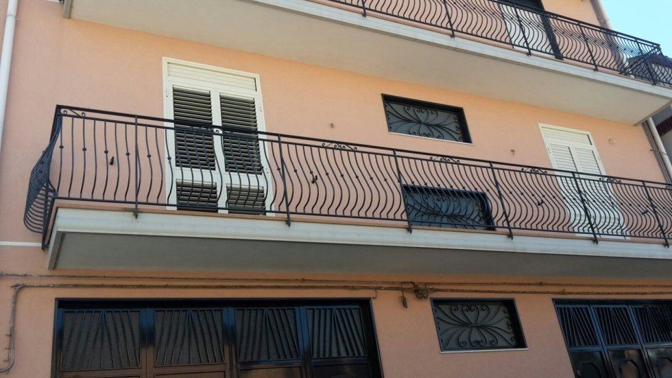 realizzazione e montaggio di grondaie
