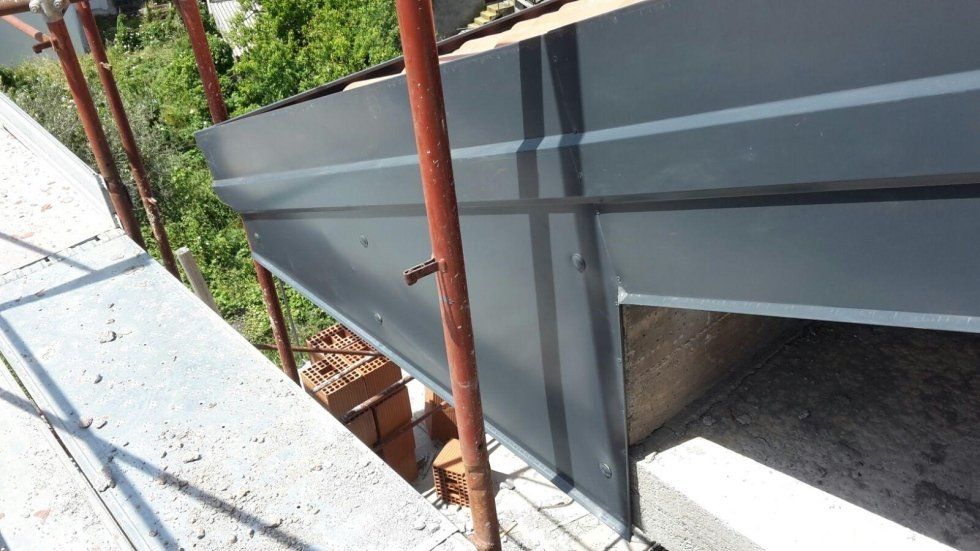 realizzazione e montaggio di grondaie