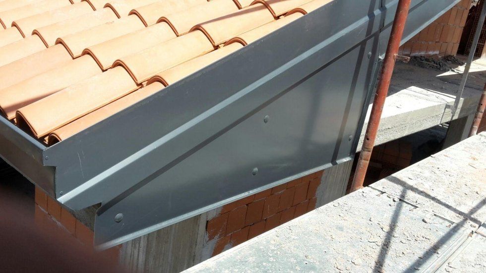 realizzazione e montaggio di grondaie