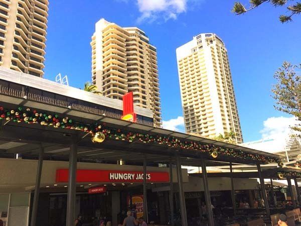 city Christmas decorations