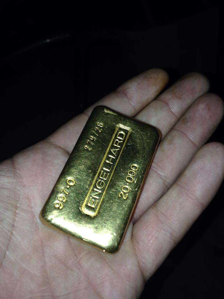 Gold dealer