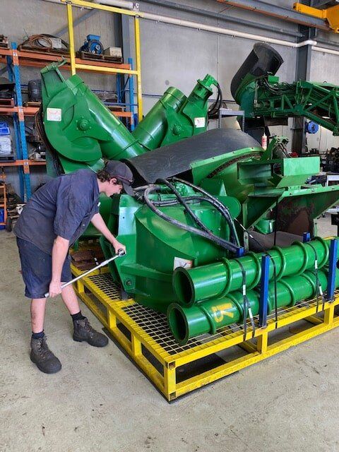 Reece — Hydraulic Repairs in Paget, QLD