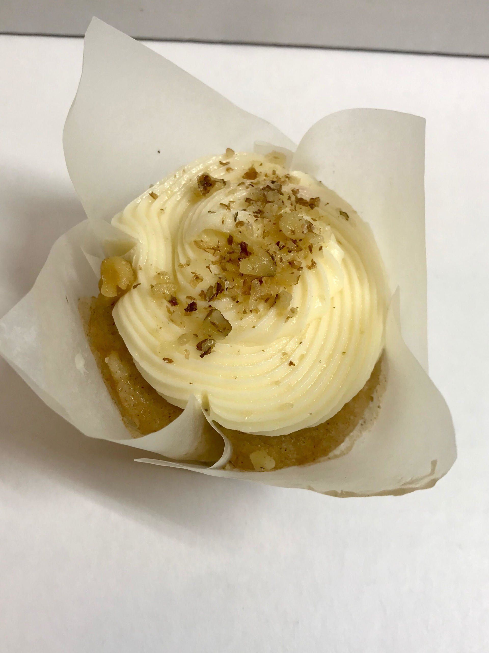 hummingbird cupcake