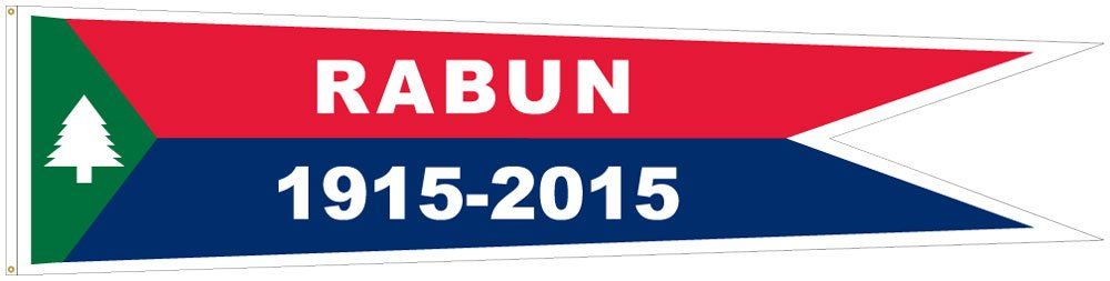 A flag that says ' rabun 1915-2015 ' on it