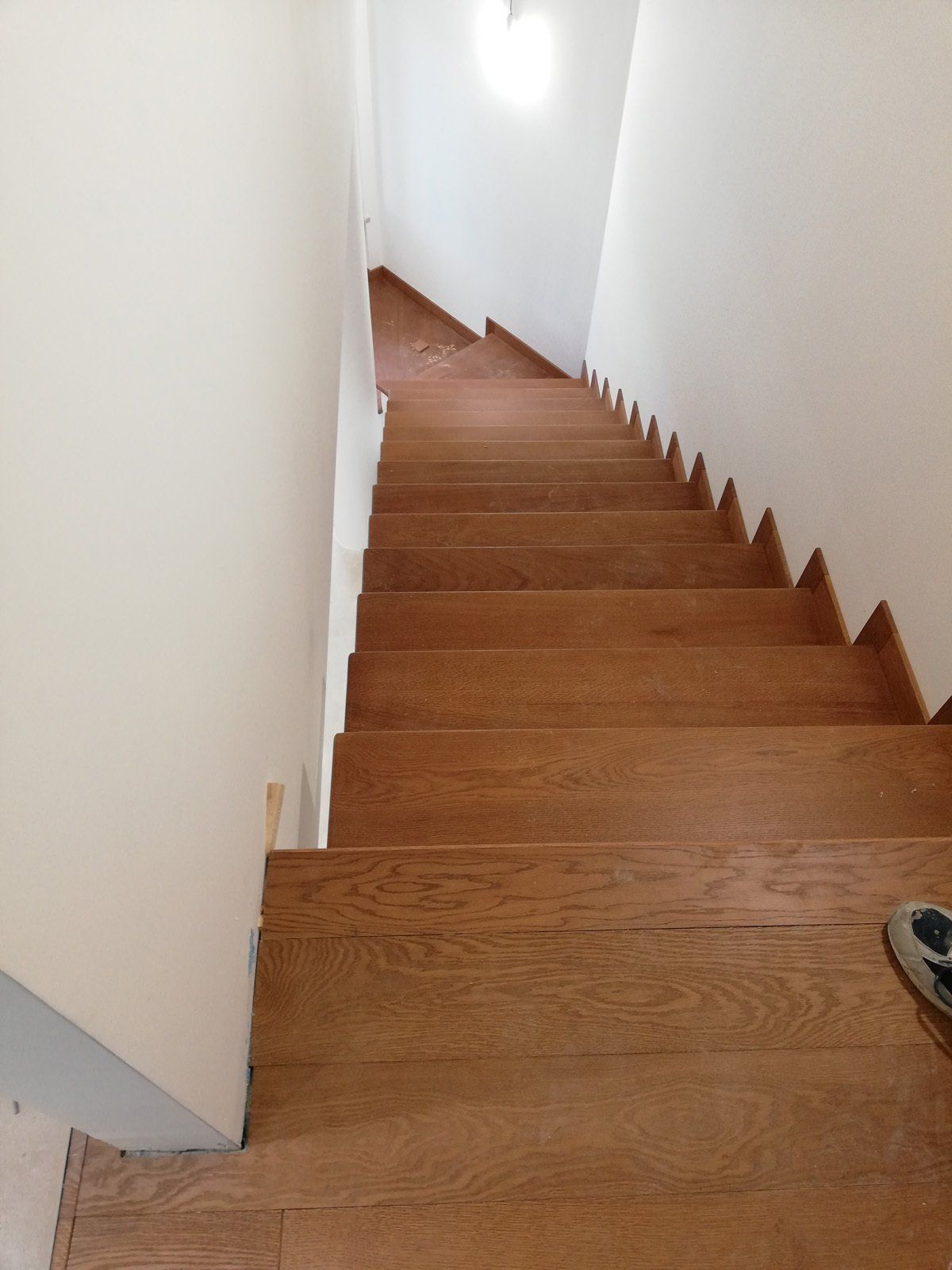 scalinata in legno, tipologia parquet, produzione parquet Vinchiaturo, produzione parquet Campobasso, parquet Molise,