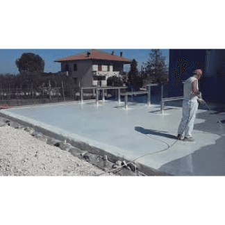 un impermeabilizzazione di color grigio in un tetto
