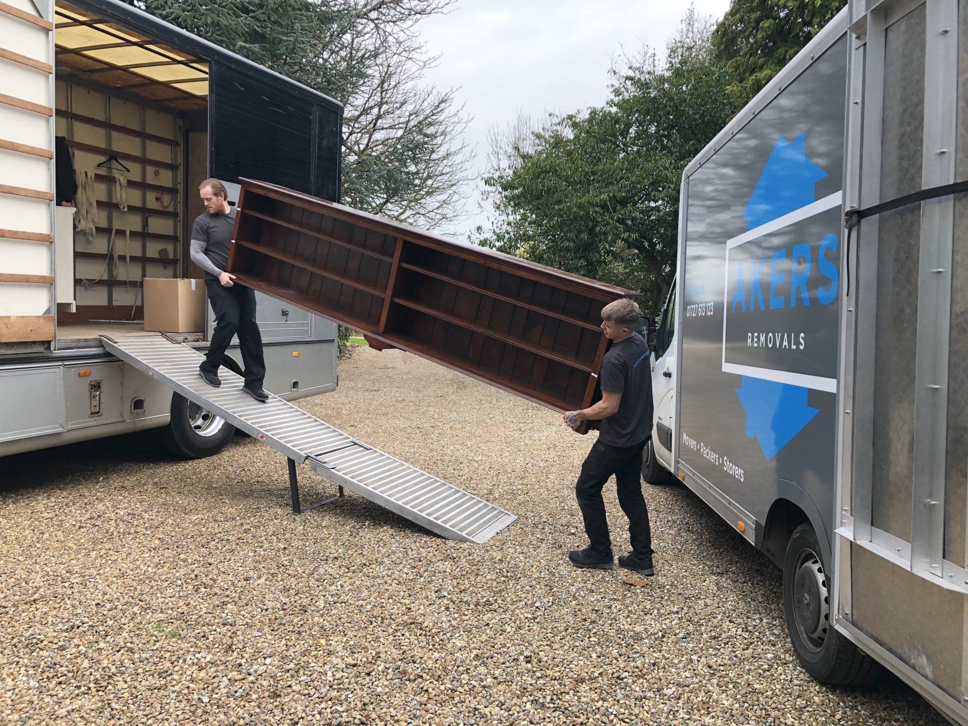 removals london colney