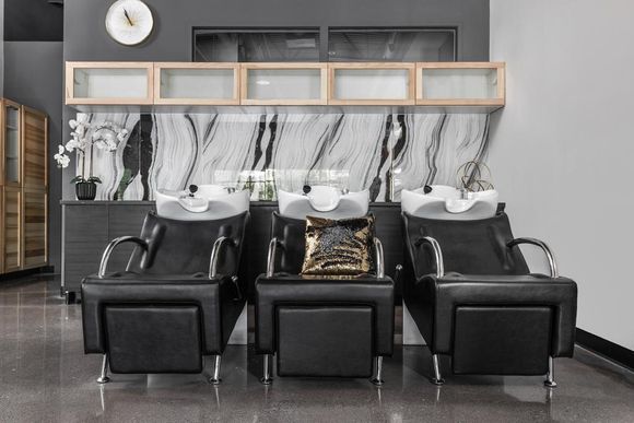 Best hair salon in Indianapolis, IN