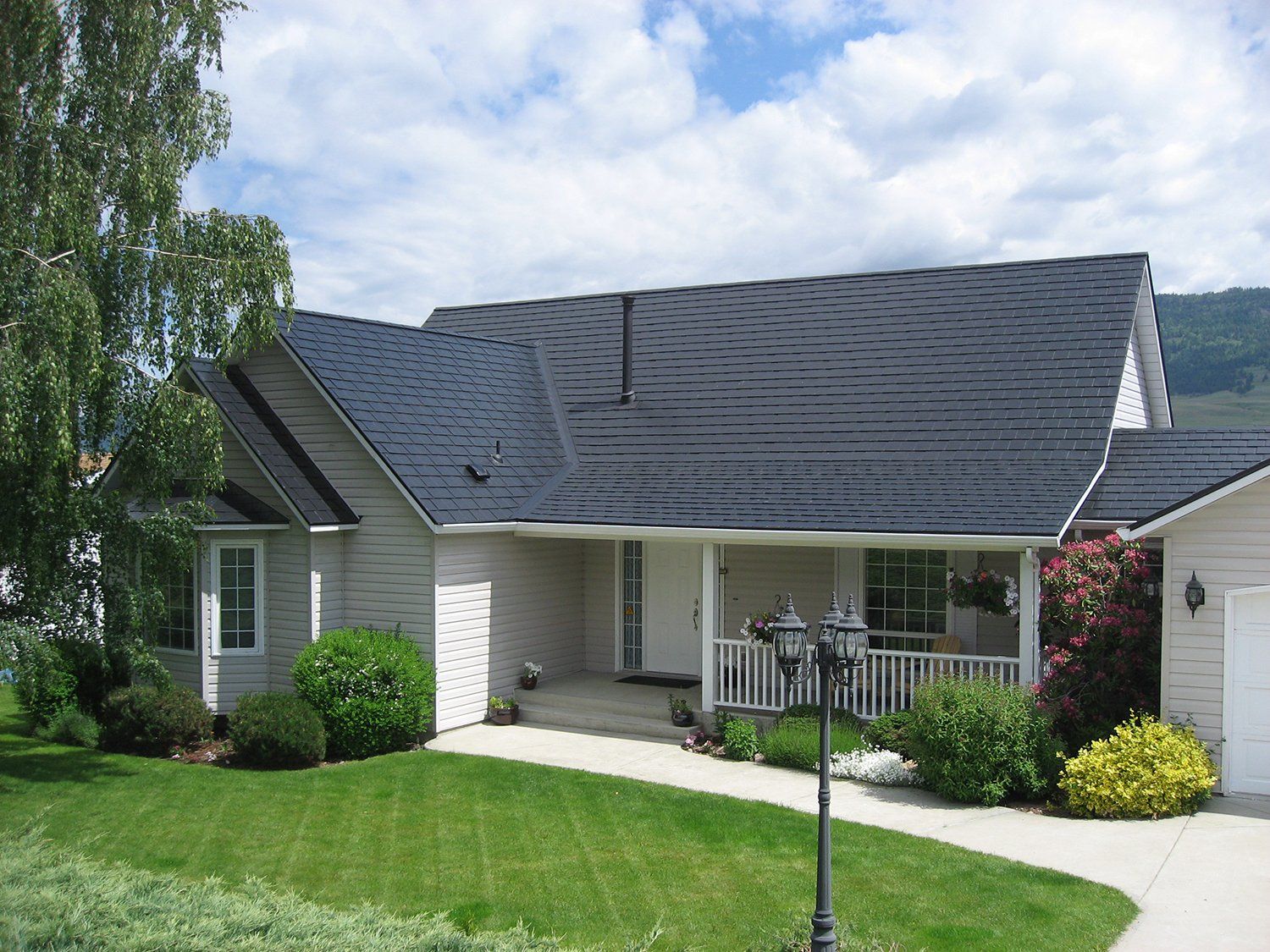 Black Metal Shingles Okanagan BC