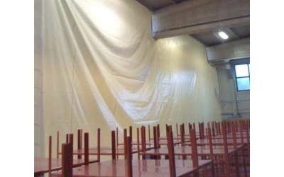 teloni divisori in un'industria