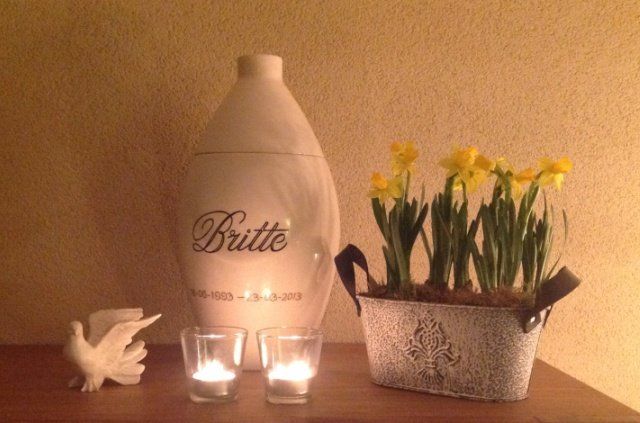 Urn Britte Urn Britte