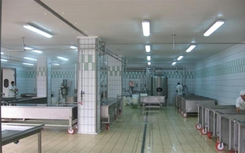 Ambiente interno di un laboratorio caseario