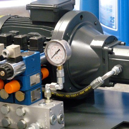 hydraulic  servicing 