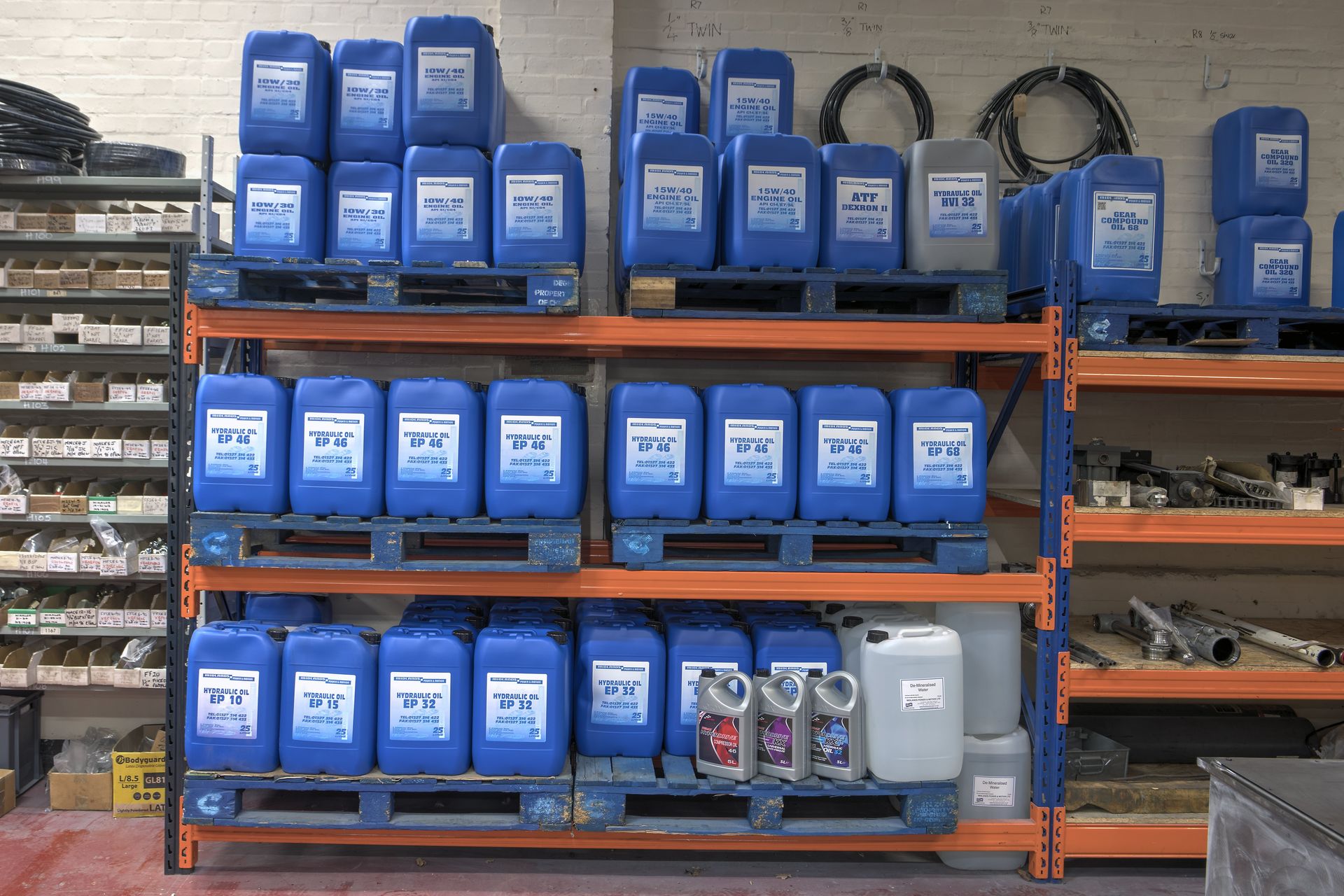 hydraulic oil tins 