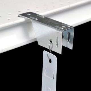 Soporte de estante de metal con etiqueta para colgar adjunta.