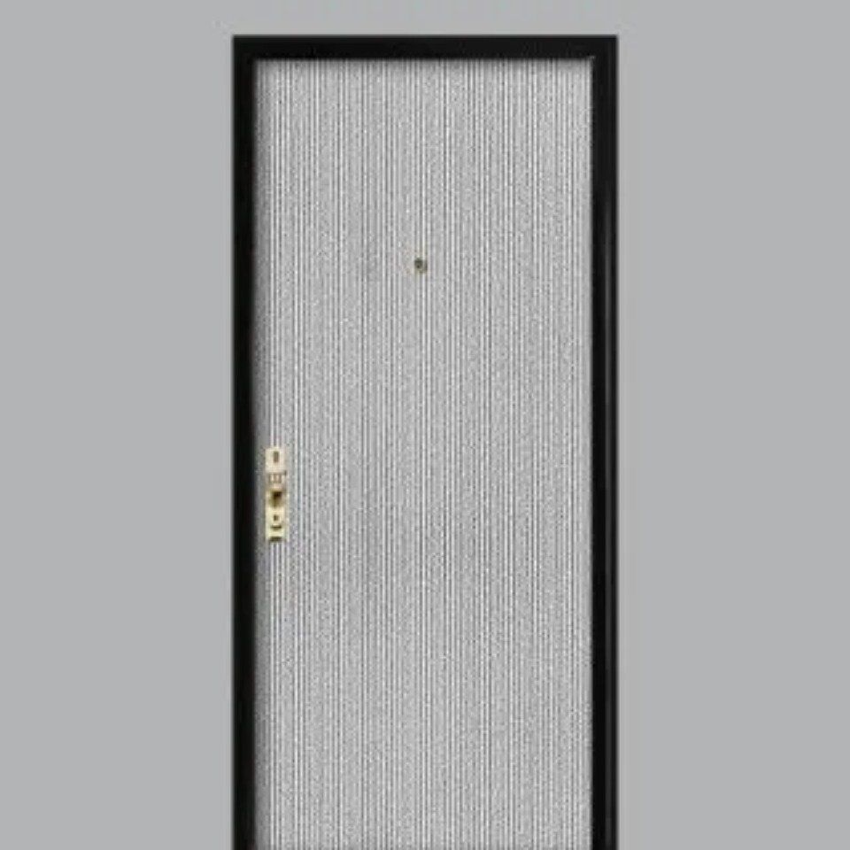 Portoncino con pannello bugnato effetto doghe verticali colore grigio.