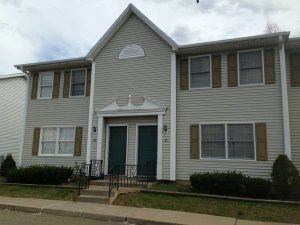 LAKEVIEW GARDENS - Luxury Two Bedroom Apartments AND TOWNHOMES